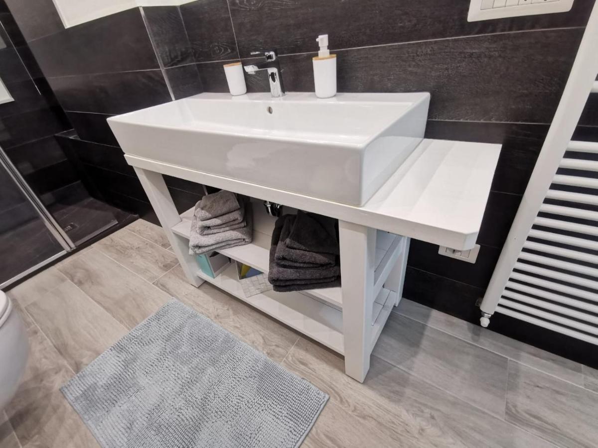Galla House Gallarate Ngoại thất bức ảnh